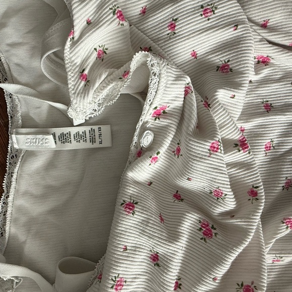 SKIMS White Floral Women's  Romper - Picture 3 of 3